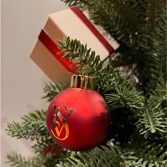 Victoria’s Secret Christmas display tree - Picture 9 of 9